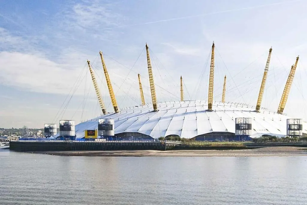 Apartment 2 Bed Apartment, Near Canary Wharf, O2, Excel, Airport London