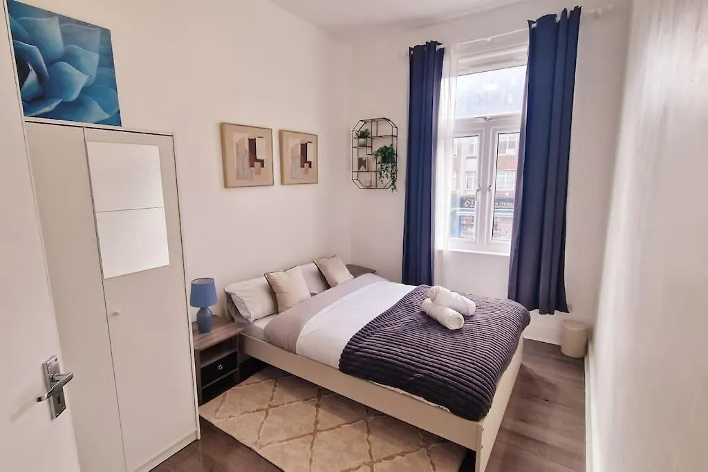 2 Bed Apartment, Near Canary Wharf, O2, Excel, Airport London United Kingdom