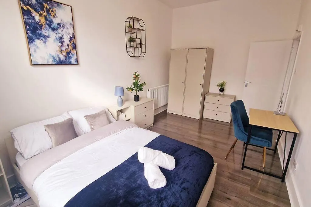 2 Bed Apartment, Near Canary Wharf, O2, Excel, Airport London 0*,